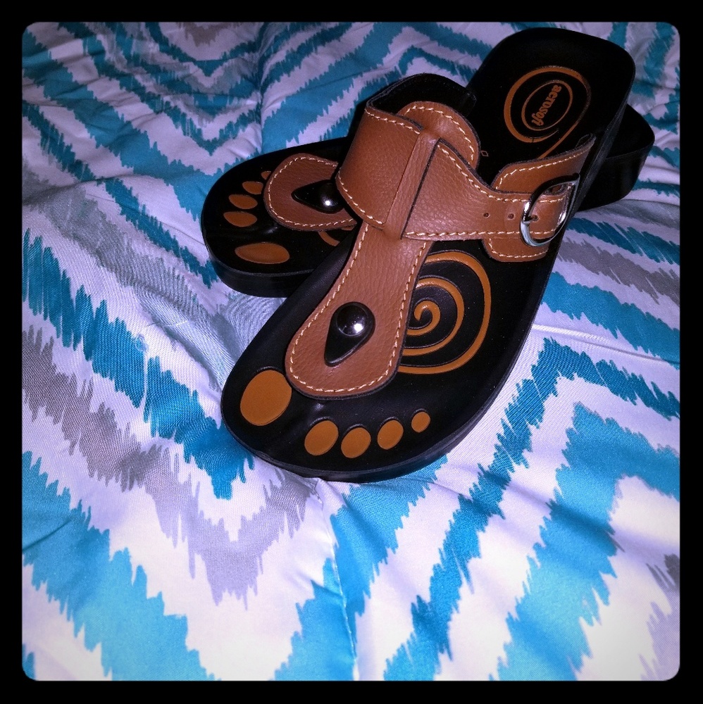 Brand New Aerosoft sandals